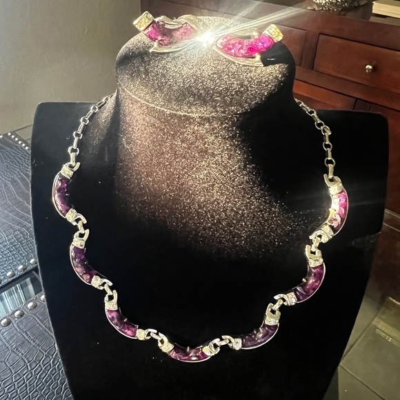 Beautiful Coro Purple Confetti link necklace with matching ear clips. Parure set - Picture 7 of 10